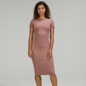 Scoop-Back Nulu Midi Dress	
Twilight Mauve	
Size 6
